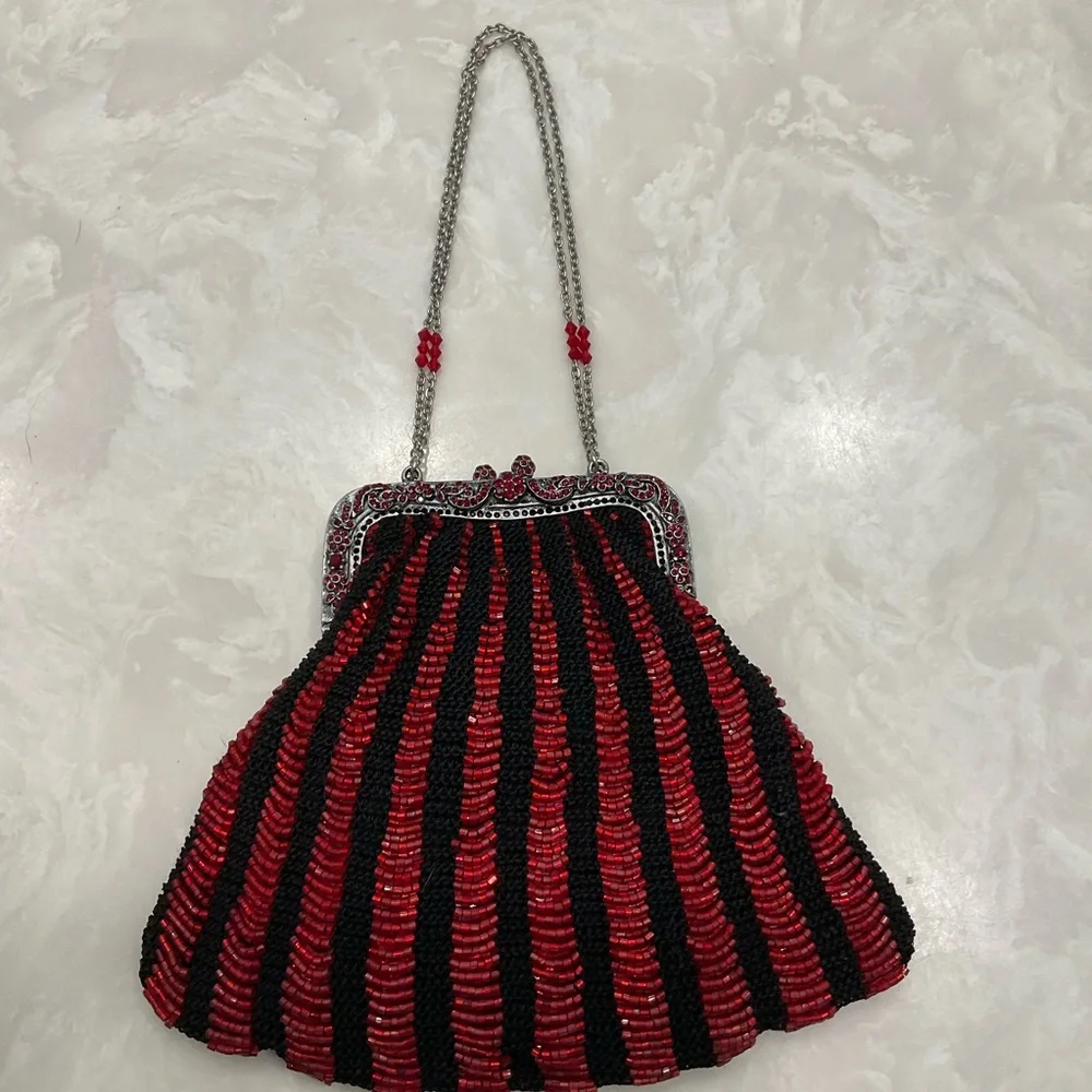 Vintage Art Deco Red Beaded Clasp Top Cocktail Bag with two Silver Chain Handles - Picture 6 of 12